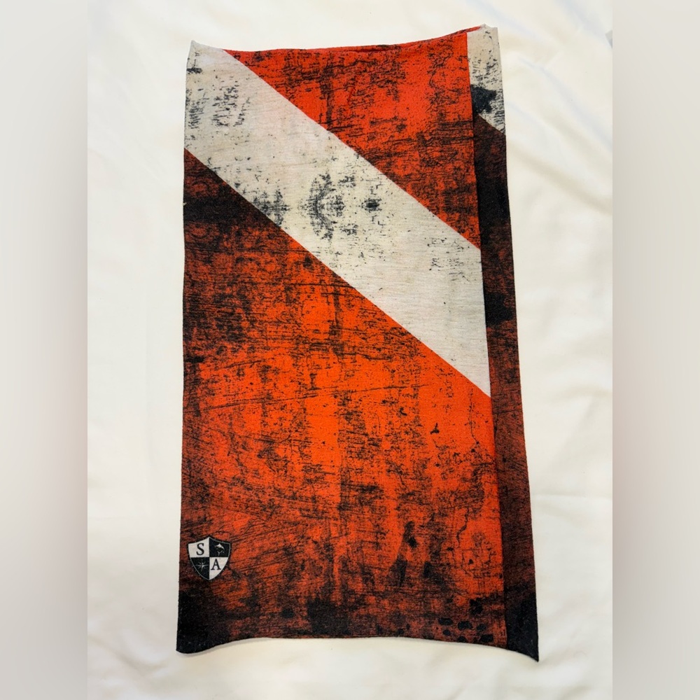 Salt Armour Neck Gaiter With Diving Flag Logo